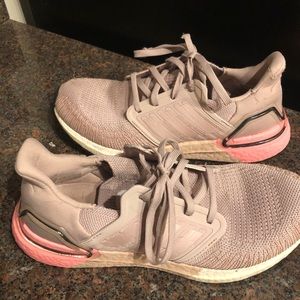 Almost new Ultraboosts